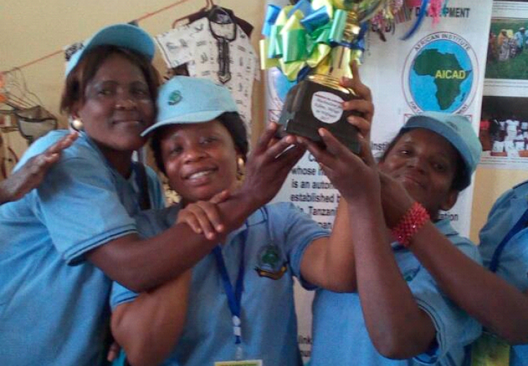 A photo showing a section of exhibitors celebrating SUA victories in 2017 Agricultural Shows