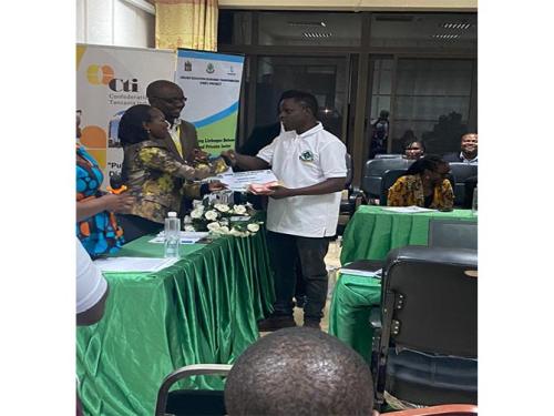 A YEESI Lab Student, MR FIKIRI MATATIZO Wins a Pitch Competition at The Sua University-Industry Day