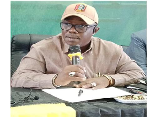 Morogoro Regional Commissioner Adam Malima talking to creative youth.