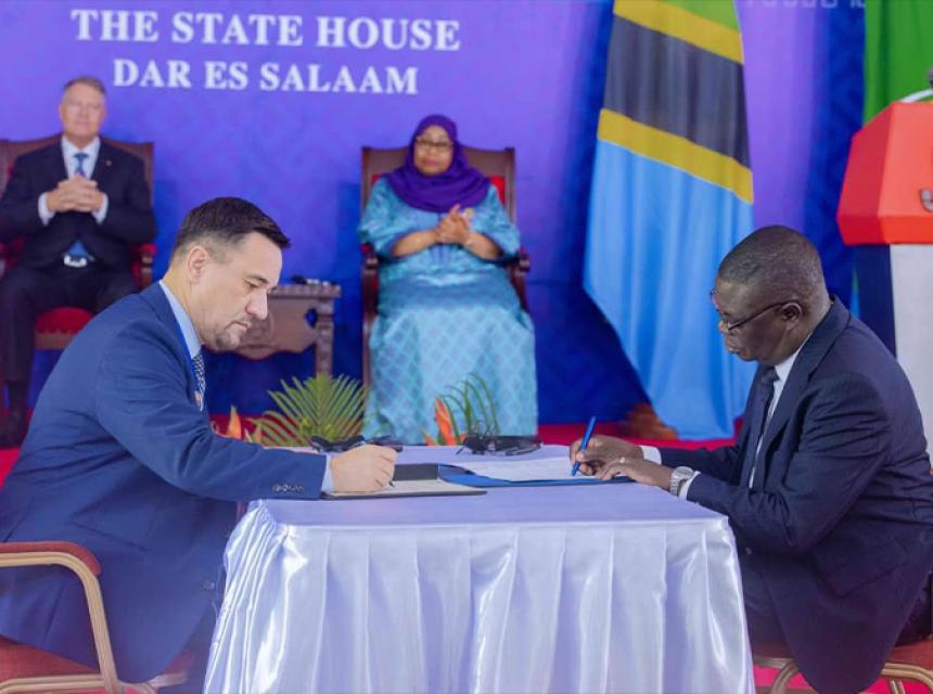 SUA yatia Saini Mkataba na Waziri wa Nchi wa Masuala ya Dunia na Mikakati ya Kidiplomasia wa Nchi ya Romania.